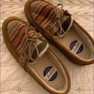 Pendleton size 9 women’s slippers. NWOB.